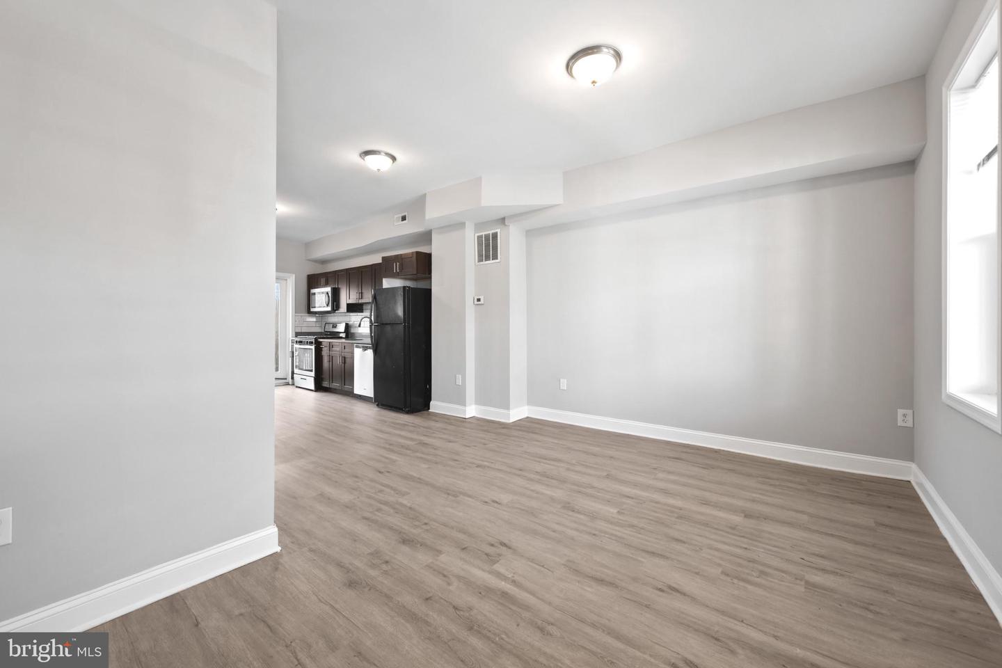 665 Dumbarton Ave Property Photo 6