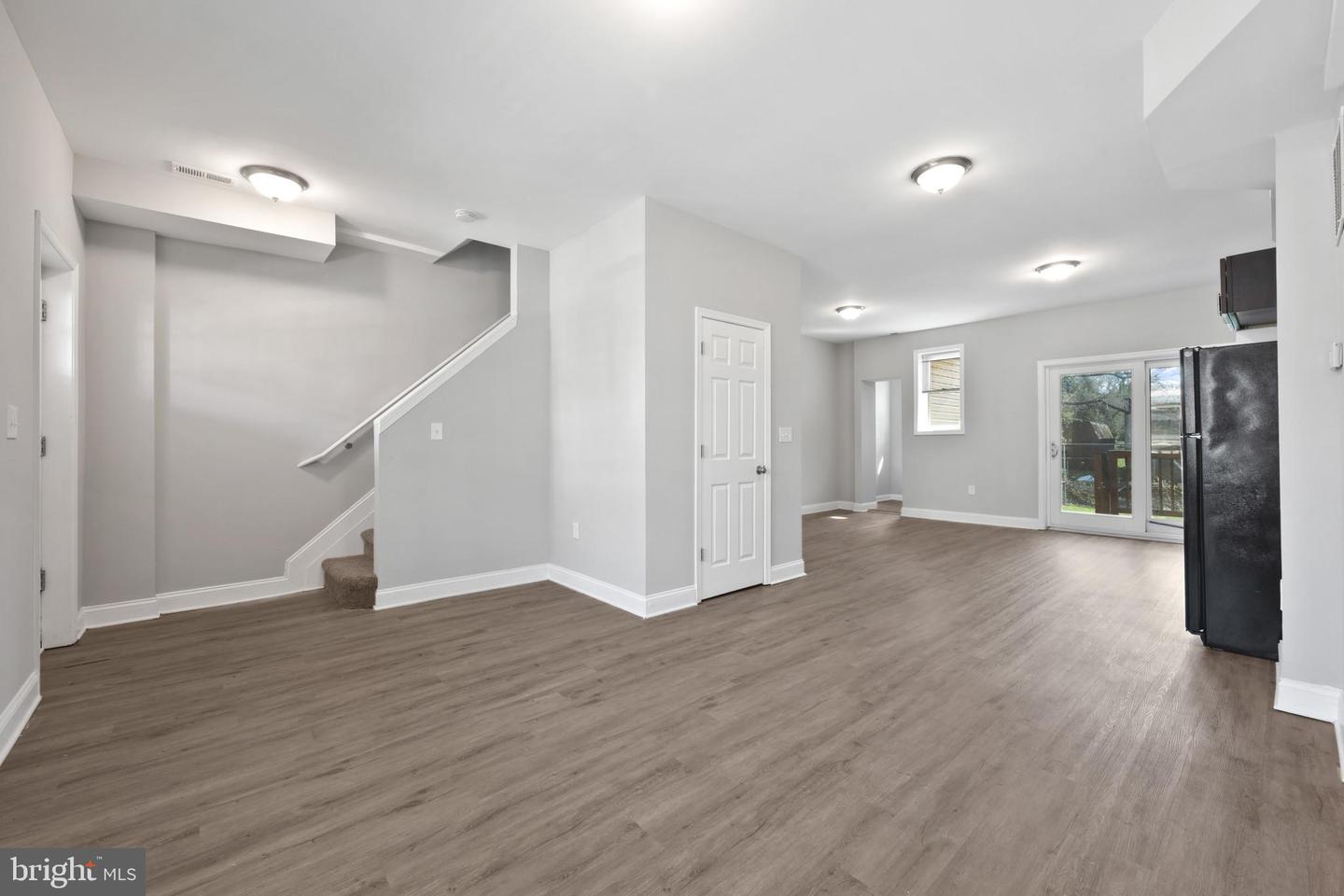 665 Dumbarton Ave Property Photo 7