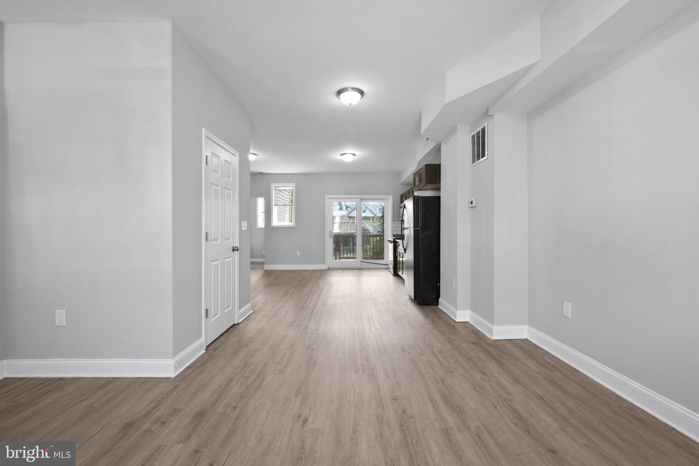 665 Dumbarton Ave Property Photo 8