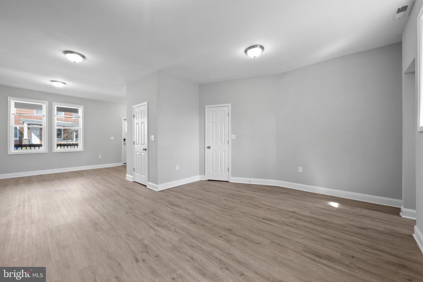 665 Dumbarton Ave Property Photo 9
