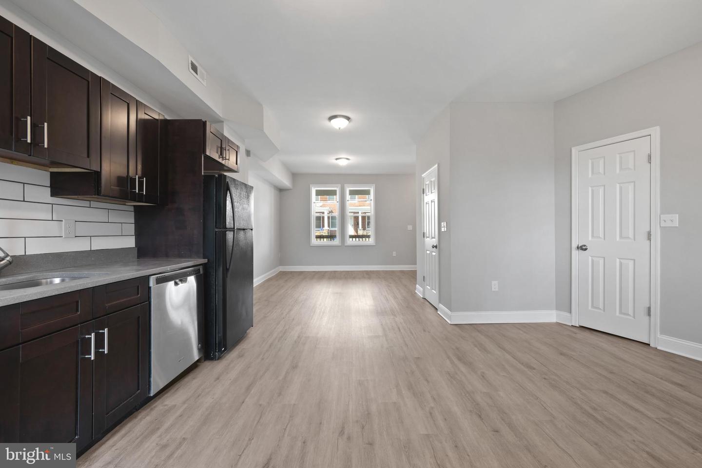 665 Dumbarton Ave Property Photo 10
