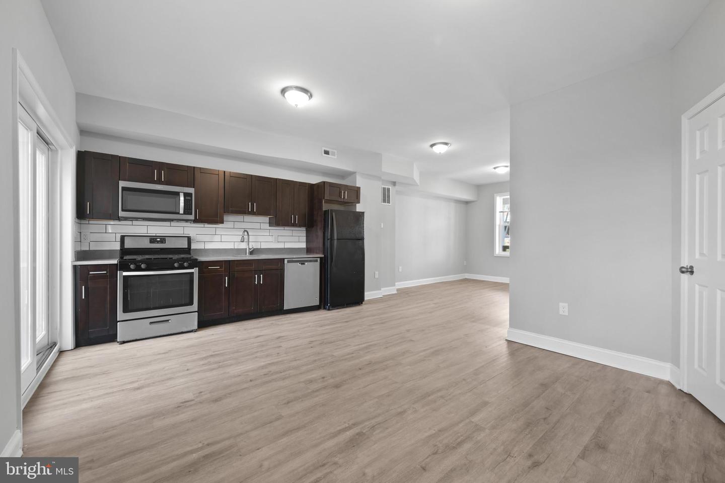 665 Dumbarton Ave Property Photo 11