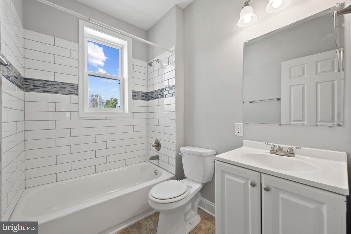 665 Dumbarton Ave Property Photo 18