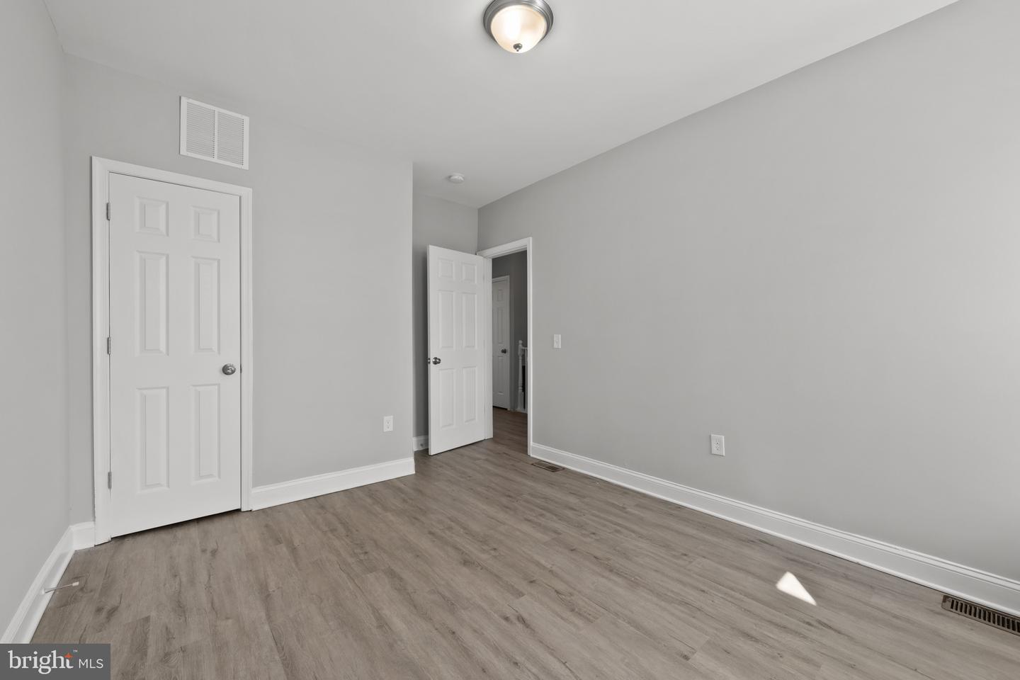 665 Dumbarton Ave Property Photo 23