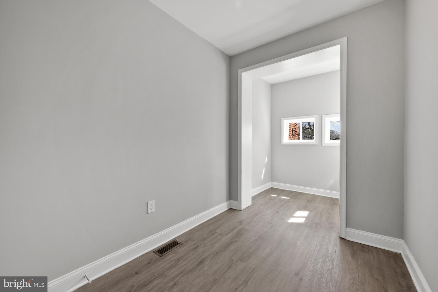 665 Dumbarton Ave Property Photo 24