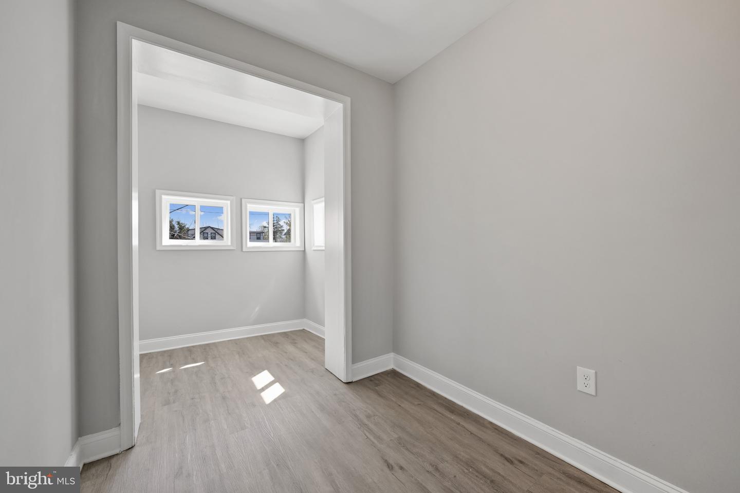 665 Dumbarton Ave Property Photo 25