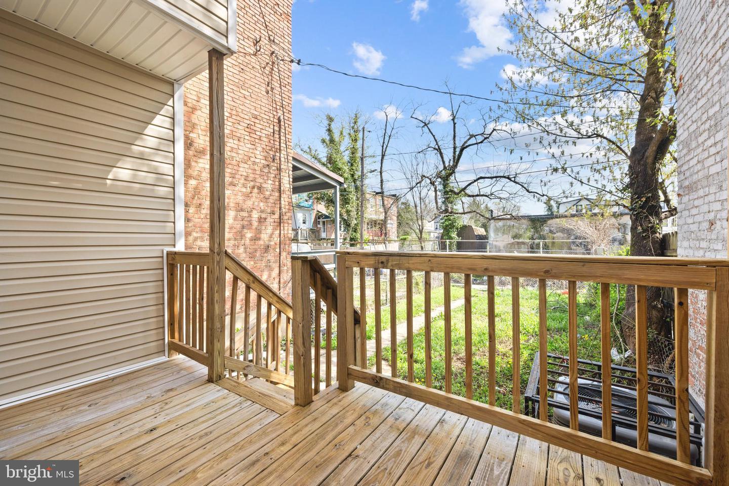 665 Dumbarton Ave Property Photo 31