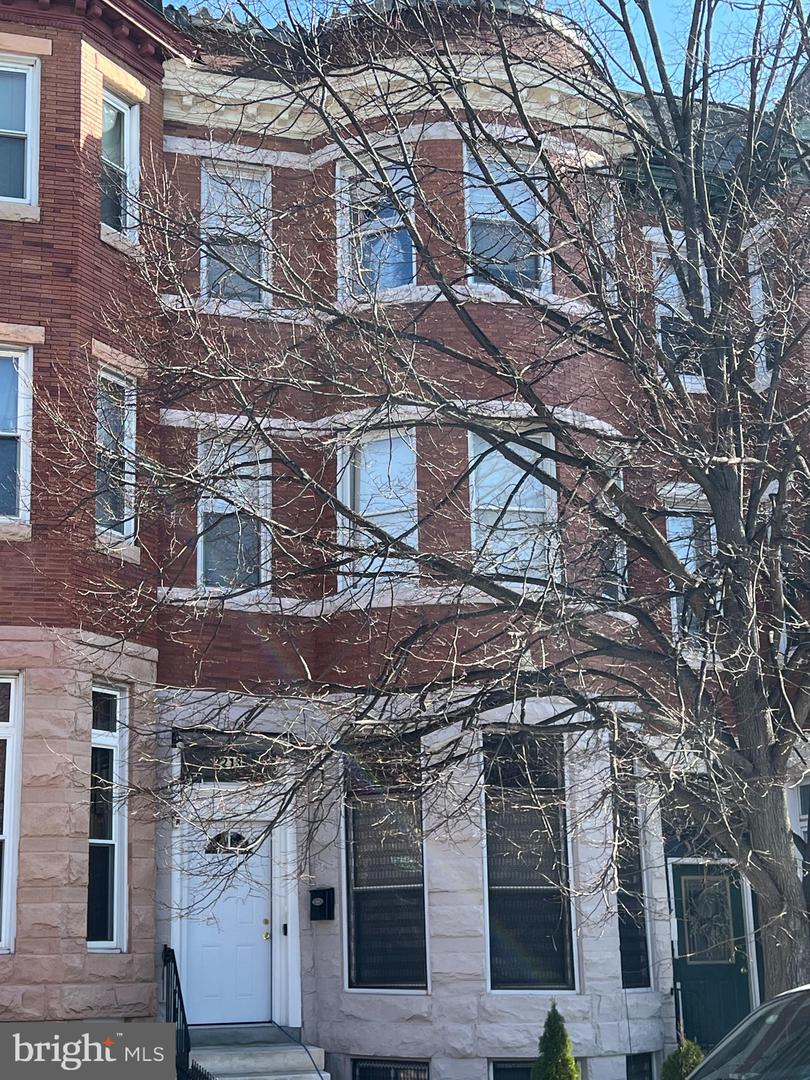 2213 Brookfield Ave Property Photo 1