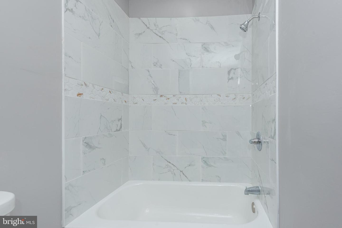 2143 Druid Hill Ave Property Photo 16