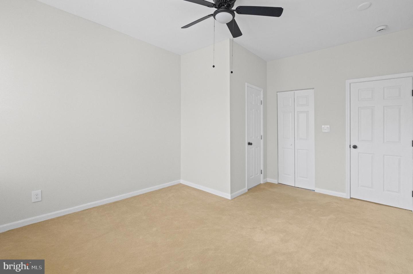 2828 Woodbrook Ave Property Photo 5
