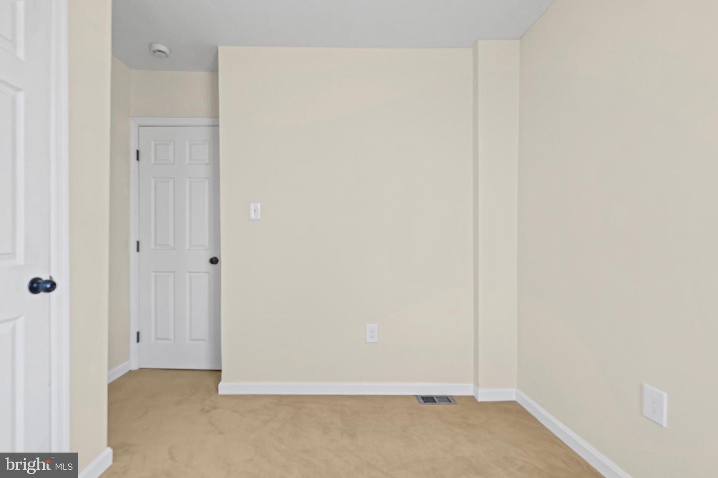 2828 Woodbrook Ave Property Photo 8