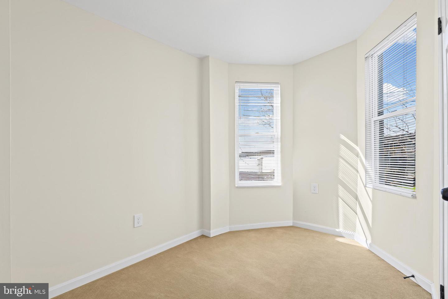 2828 Woodbrook Ave Property Photo 12