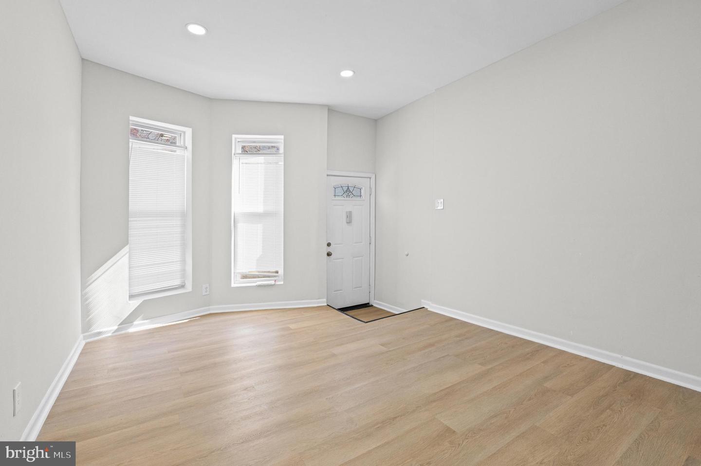 2828 Woodbrook Ave Property Photo 13