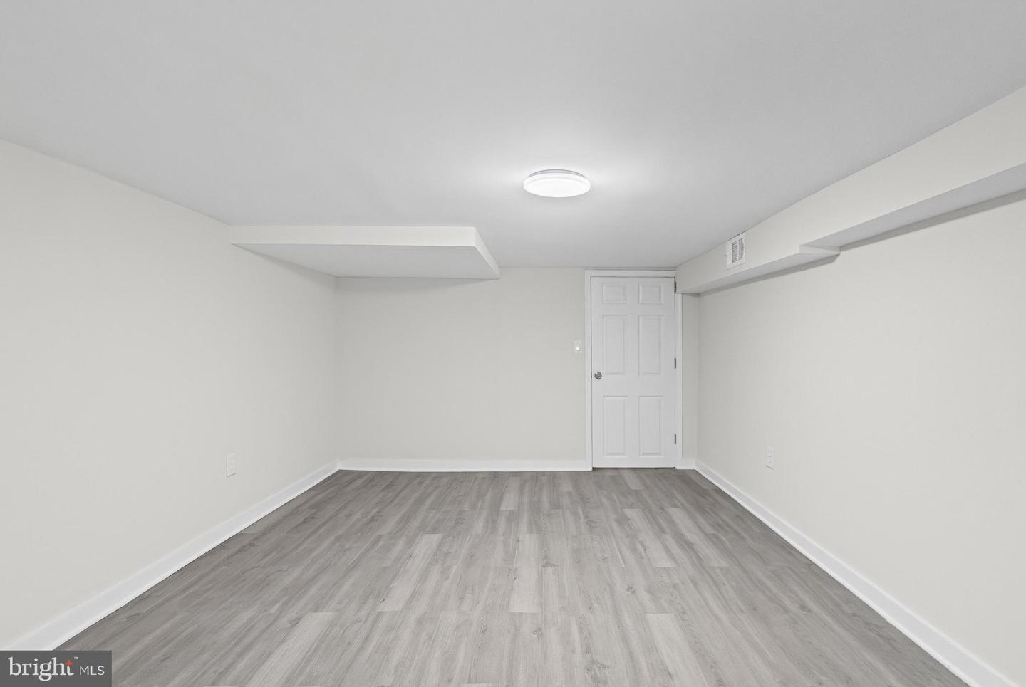 2828 Woodbrook Ave Property Photo 21