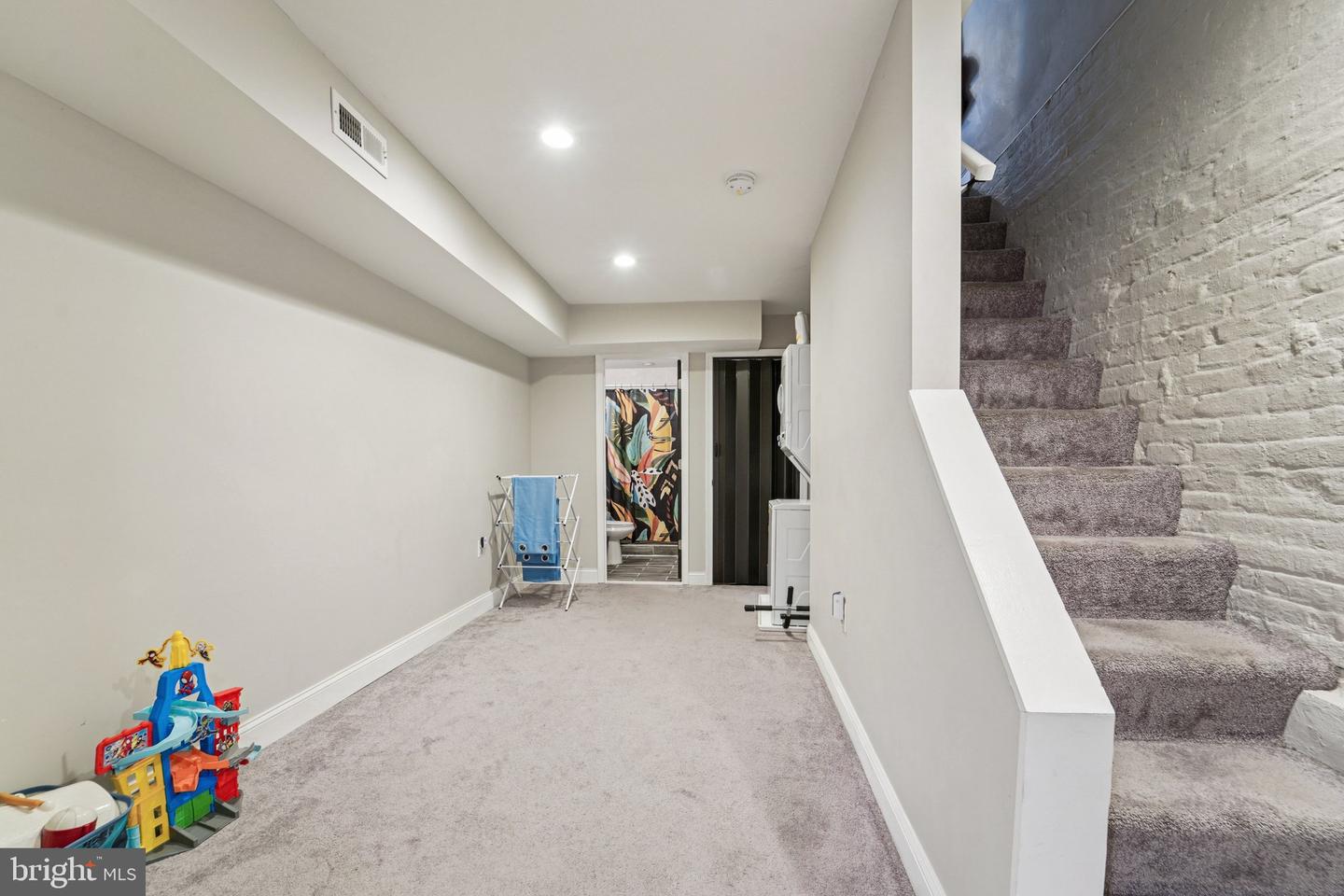 147 N Streeper St Property Photo 23