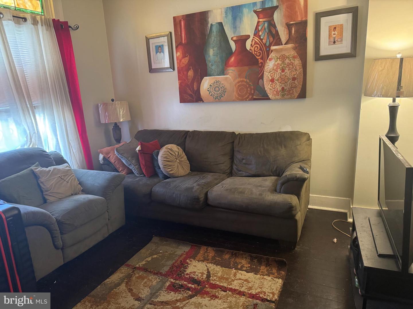 2209 Baker St Property Photo 4
