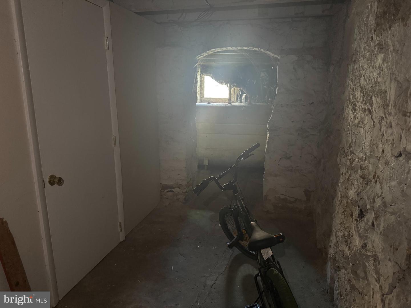 2209 Baker St Property Photo 10