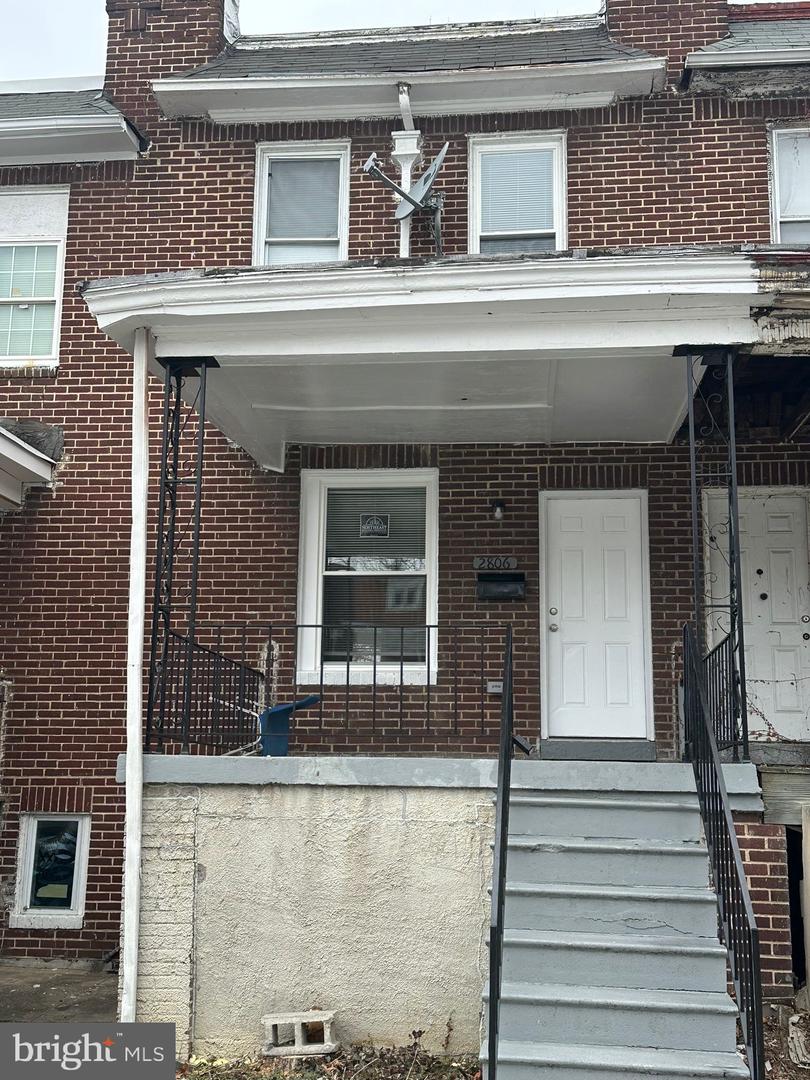 2806 VIOLET AVE Property Photo 1