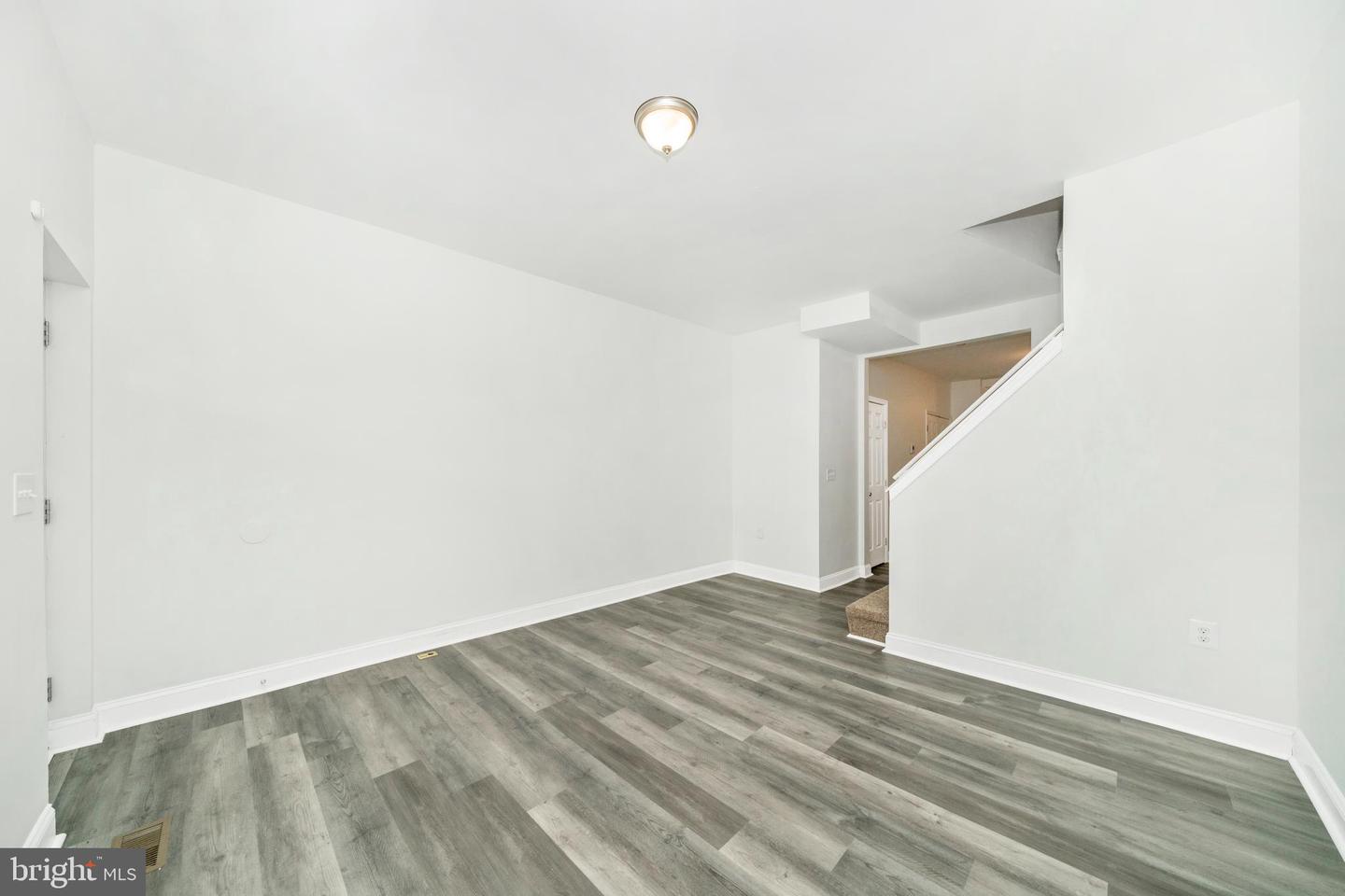 1723 Ashburton St Property Photo 5