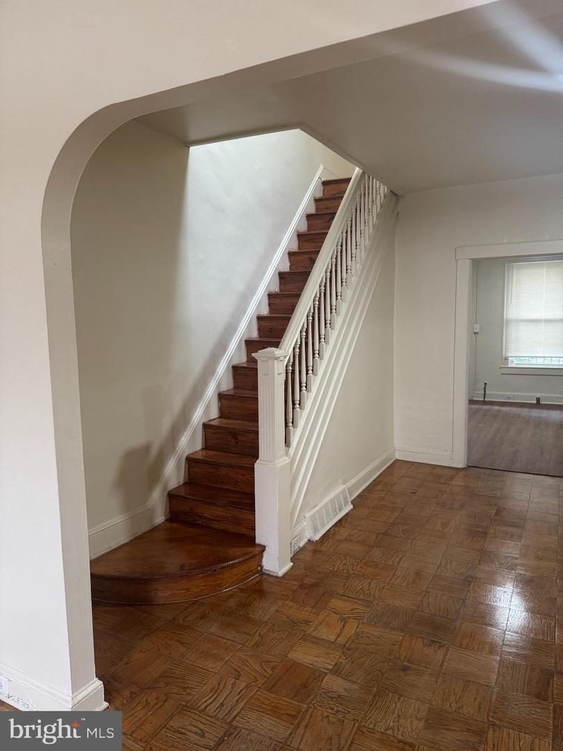 1638 Darley Ave Property Photo 4