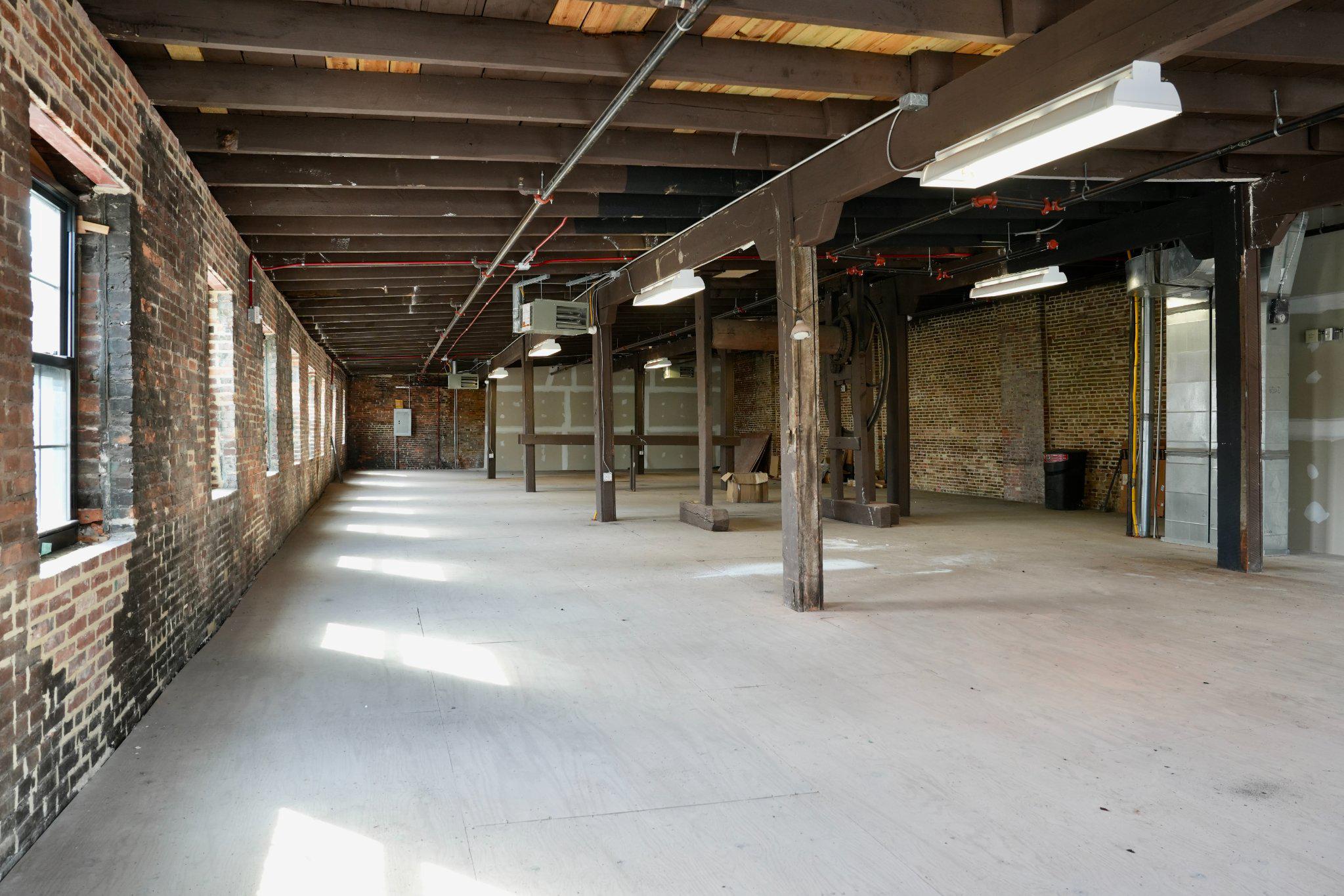 1325 Eastern Ave Property Photo 5