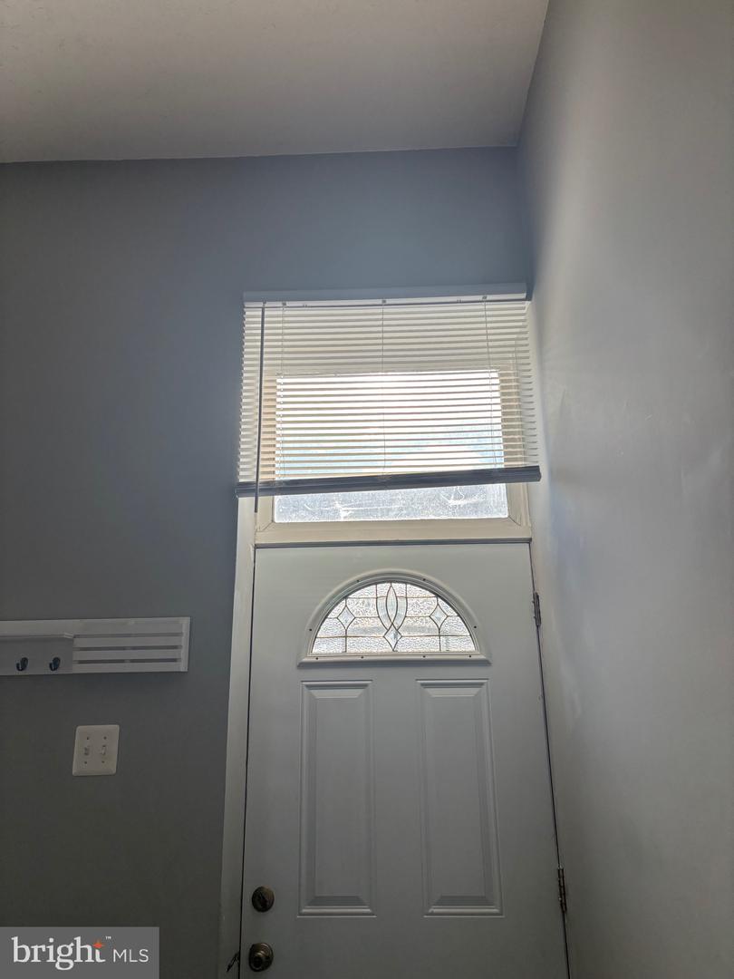 1612 W Lexington St Property Photo 2