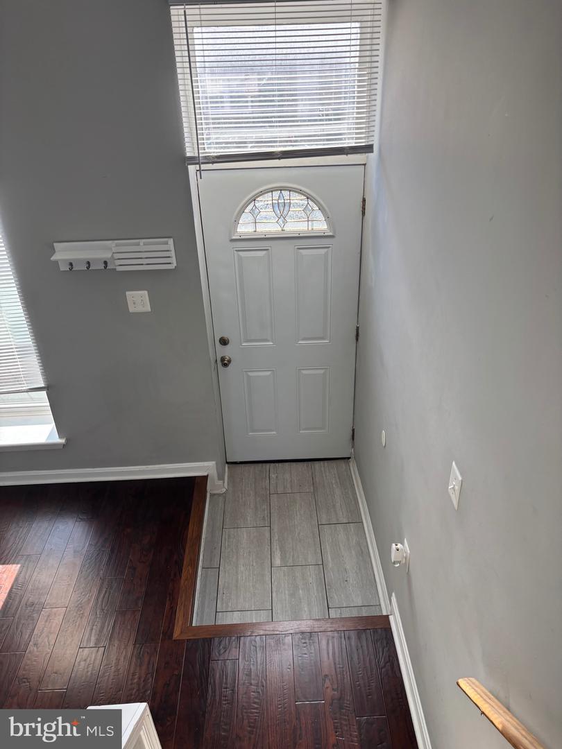 1612 W Lexington St Property Photo 4
