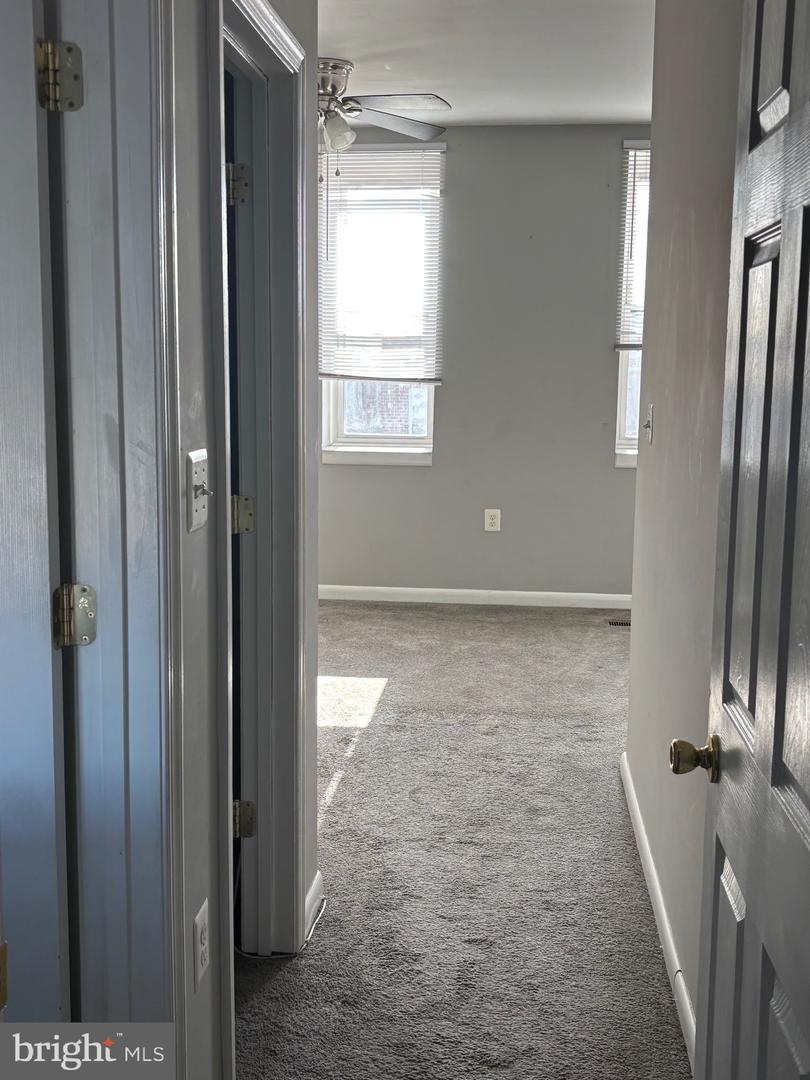 1612 W Lexington St Property Photo 8