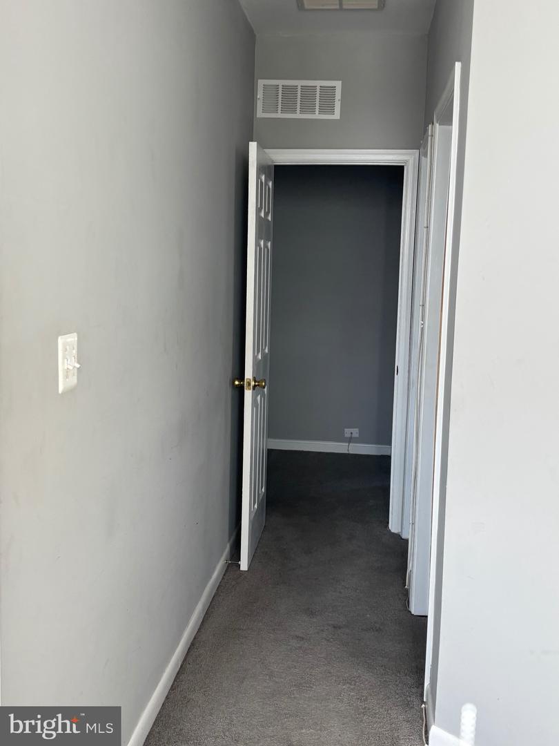 1612 W Lexington St Property Photo 10