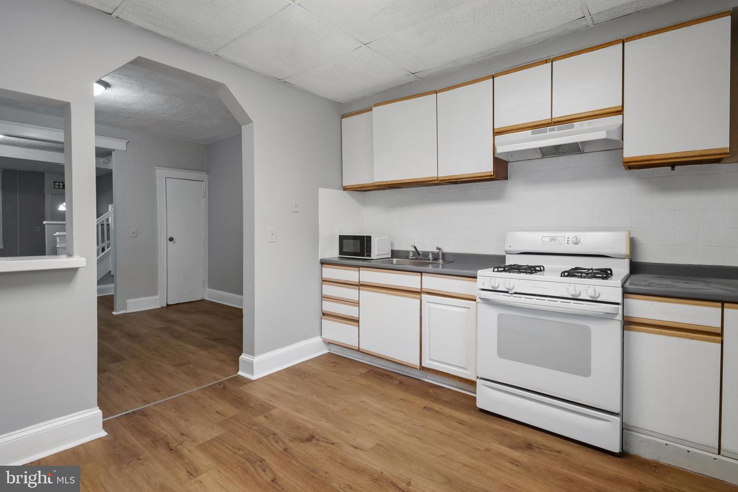 2130 Aiken St Property Photo 9