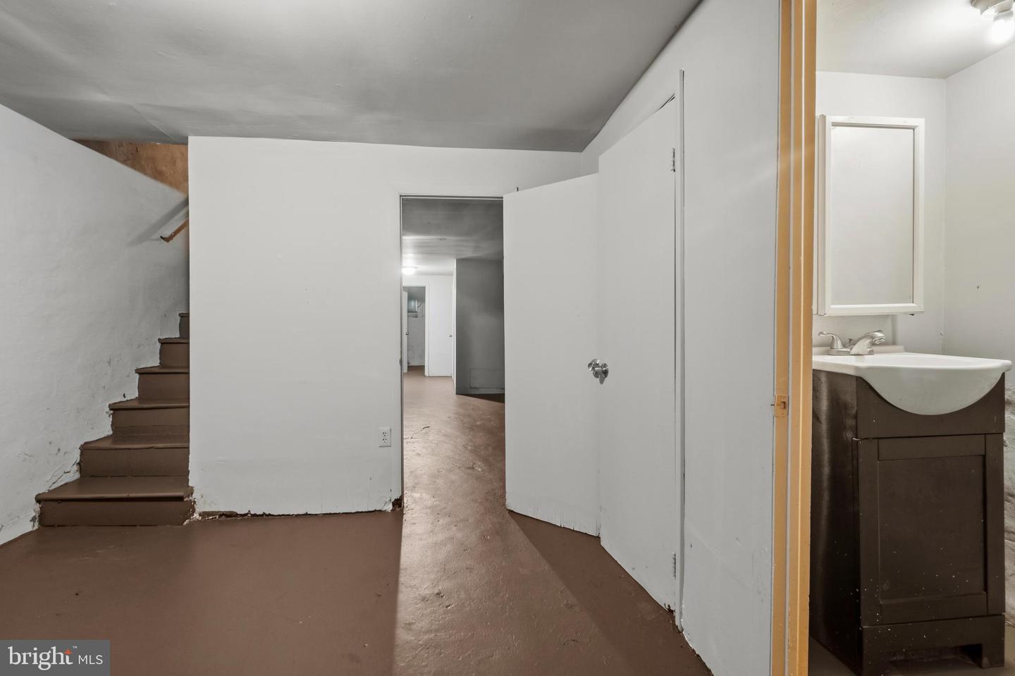 2130 Aiken St Property Photo 22