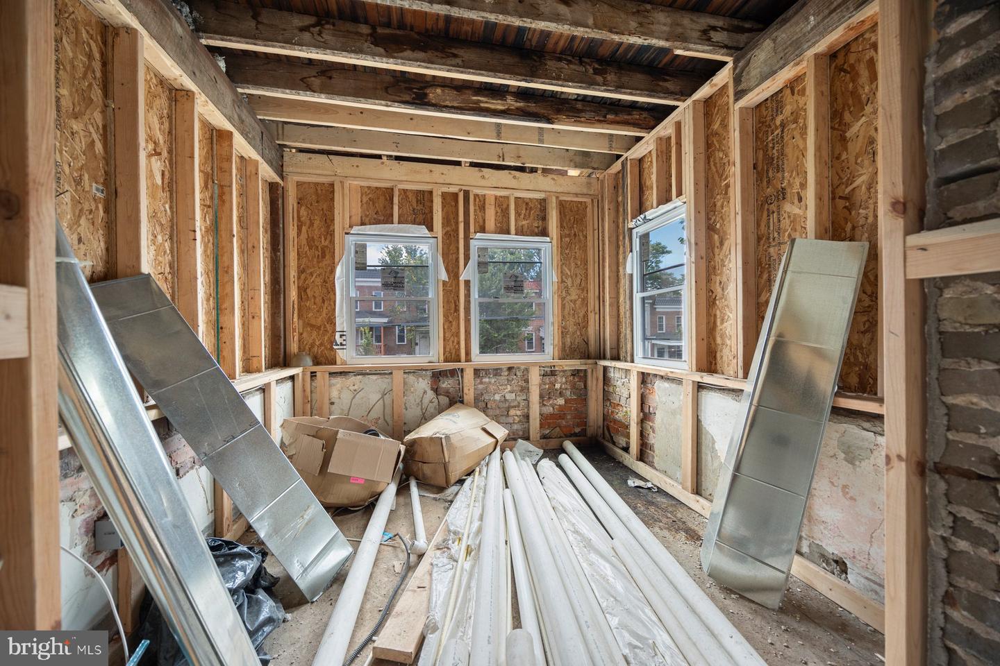 2906 Violet Ave Property Photo 5