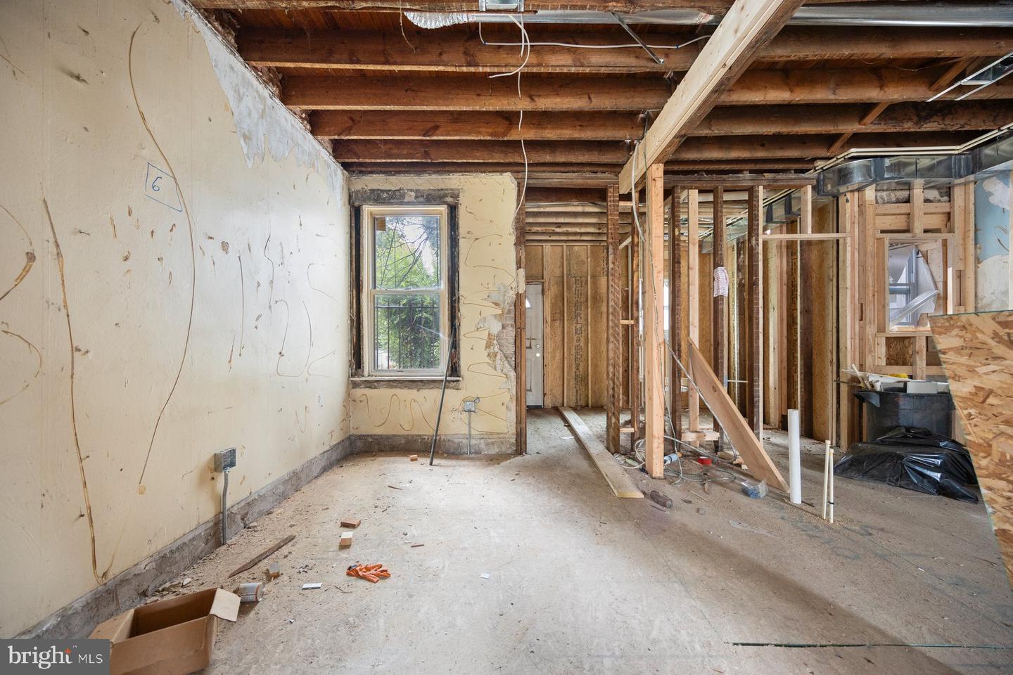 2906 Violet Ave Property Photo 8