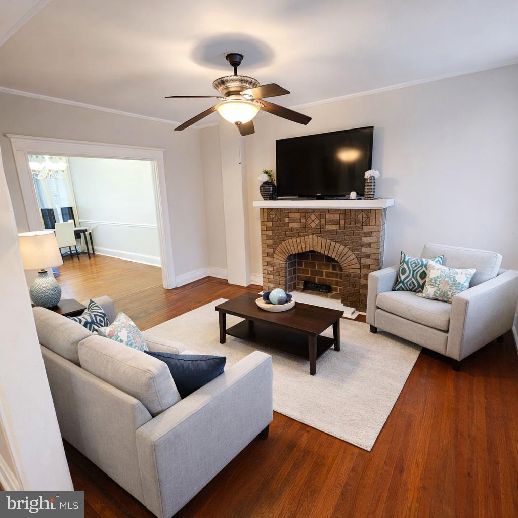 658 Dumbarton Ave Property Photo 4