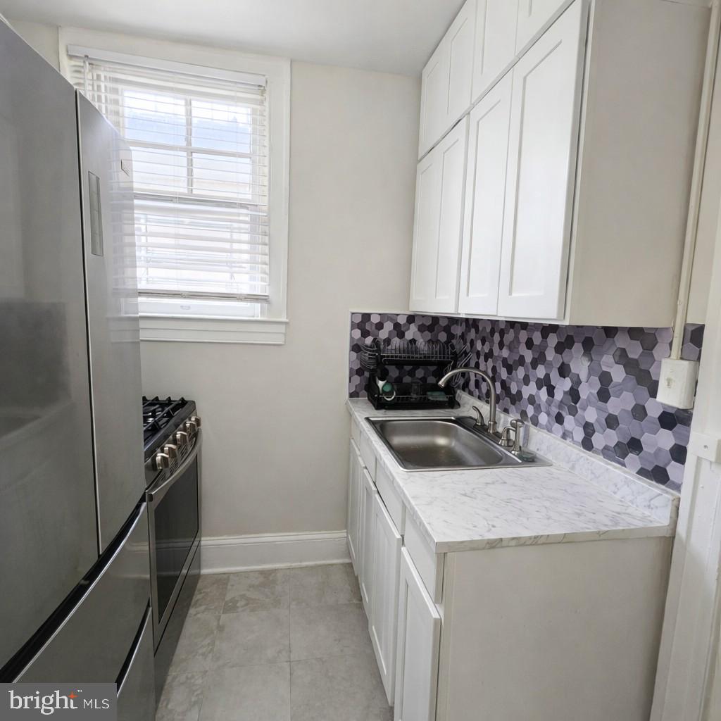 658 Dumbarton Ave Property Photo 12