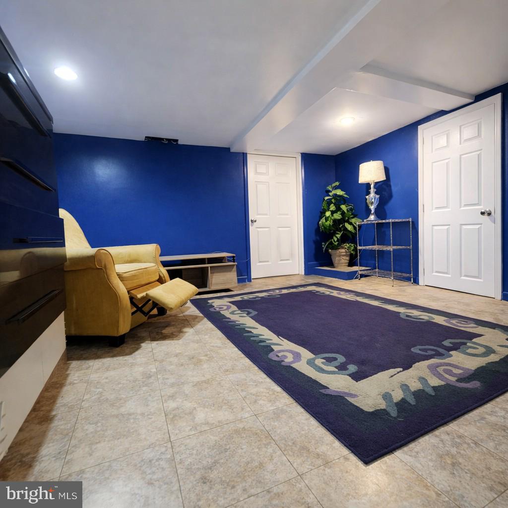 658 Dumbarton Ave Property Photo 21