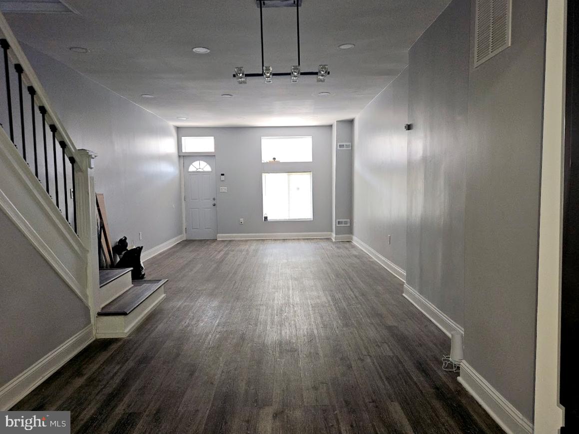 1766 Montpelier St Property Photo 3