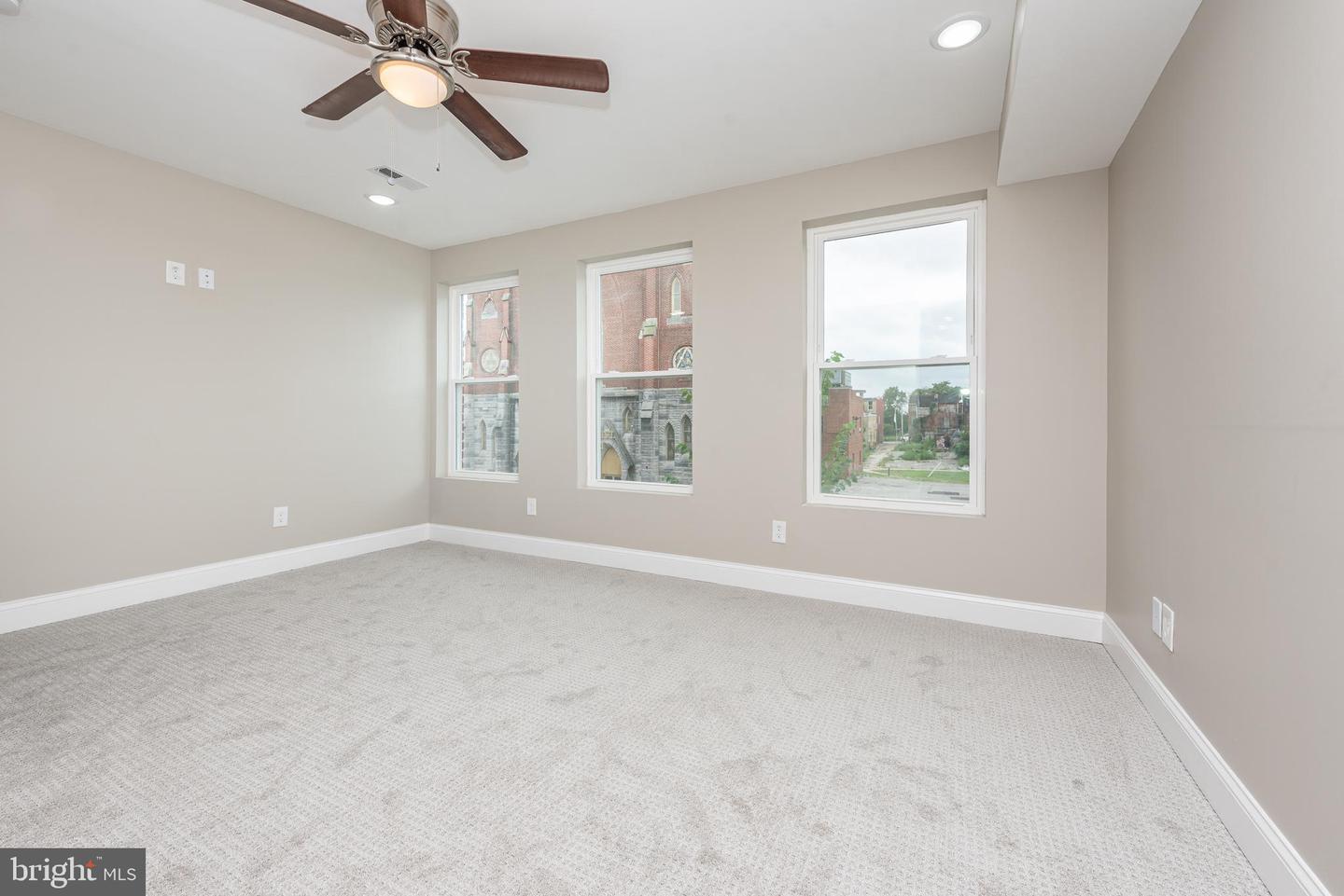 1068 W Fayette St Property Photo 14