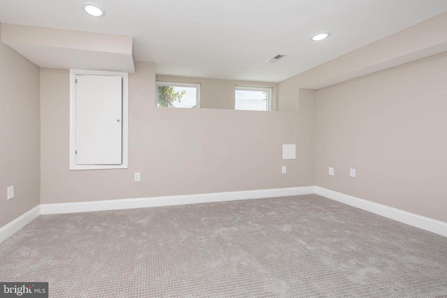 1068 W Fayette St Property Photo 26