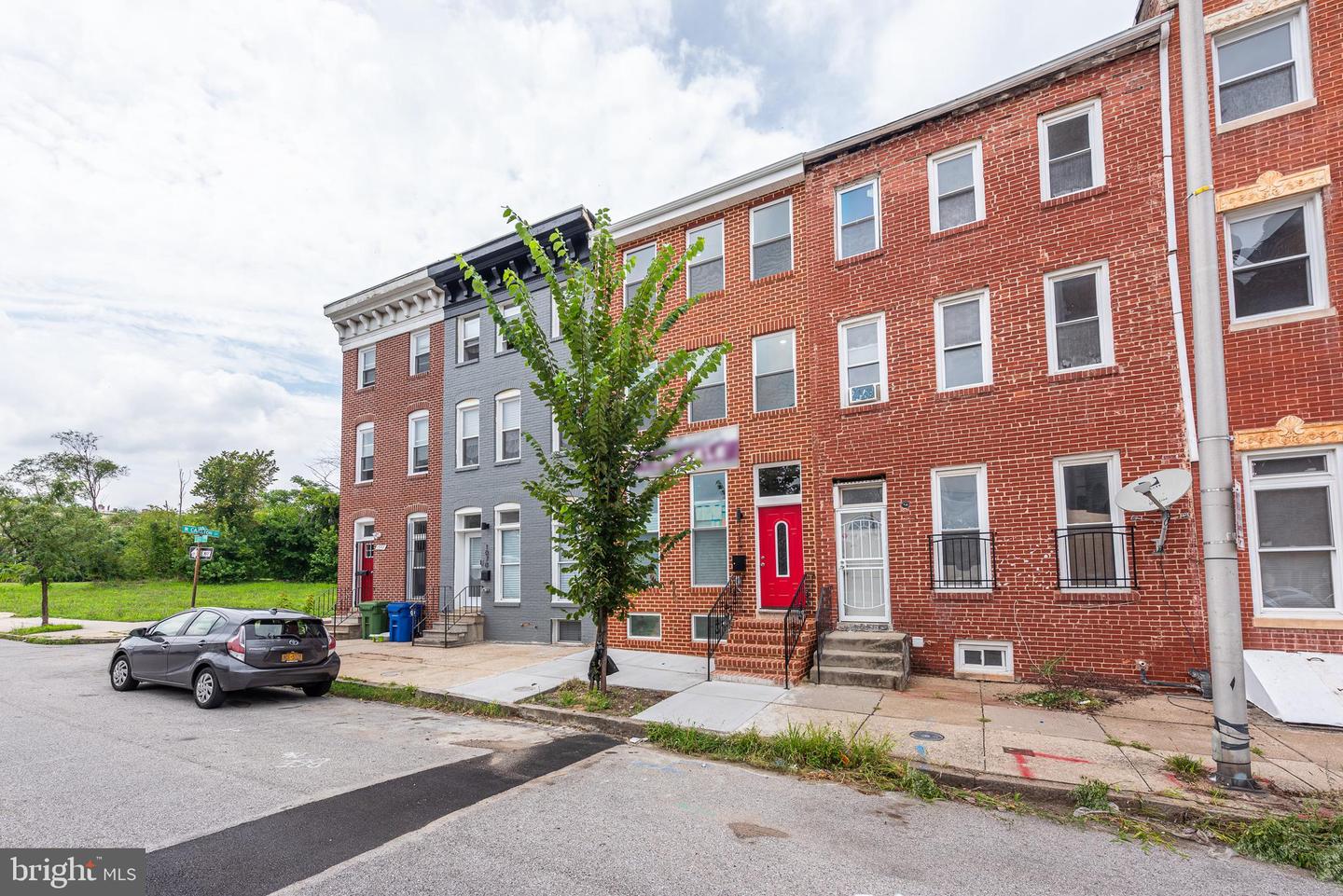 1068 W Fayette St Property Photo 32
