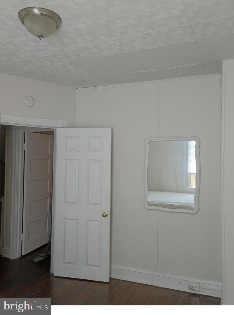 2429 Washington Blvd Property Photo 3