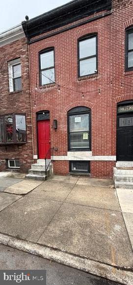 216 S CLINTON ST Property Photo 1