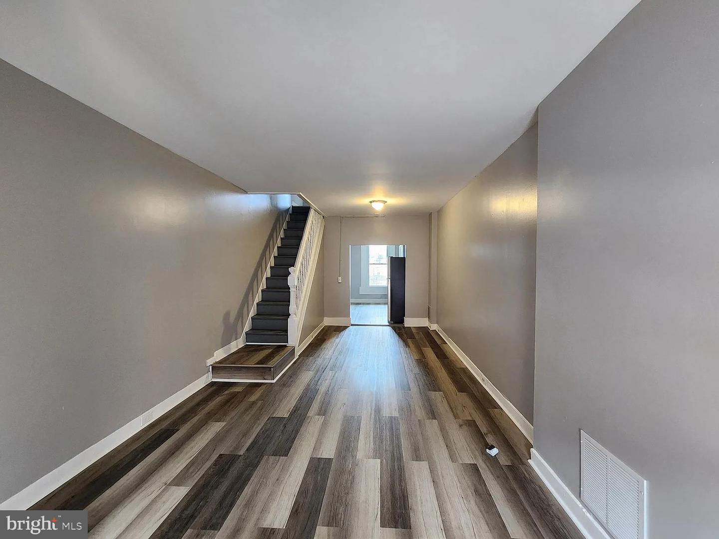 809 N Curley St Property Photo 3