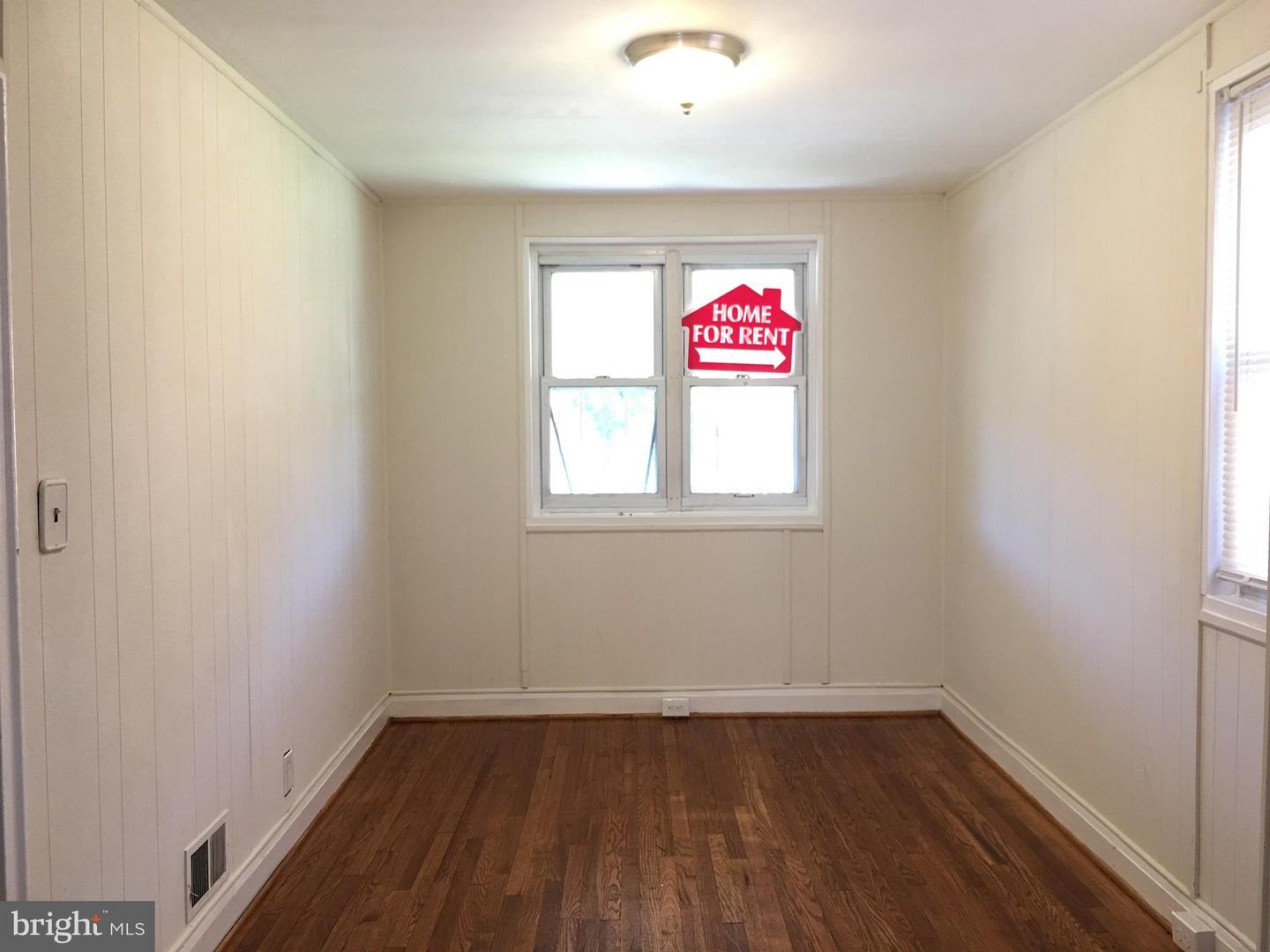 1216 N Augusta Ave Property Photo 3