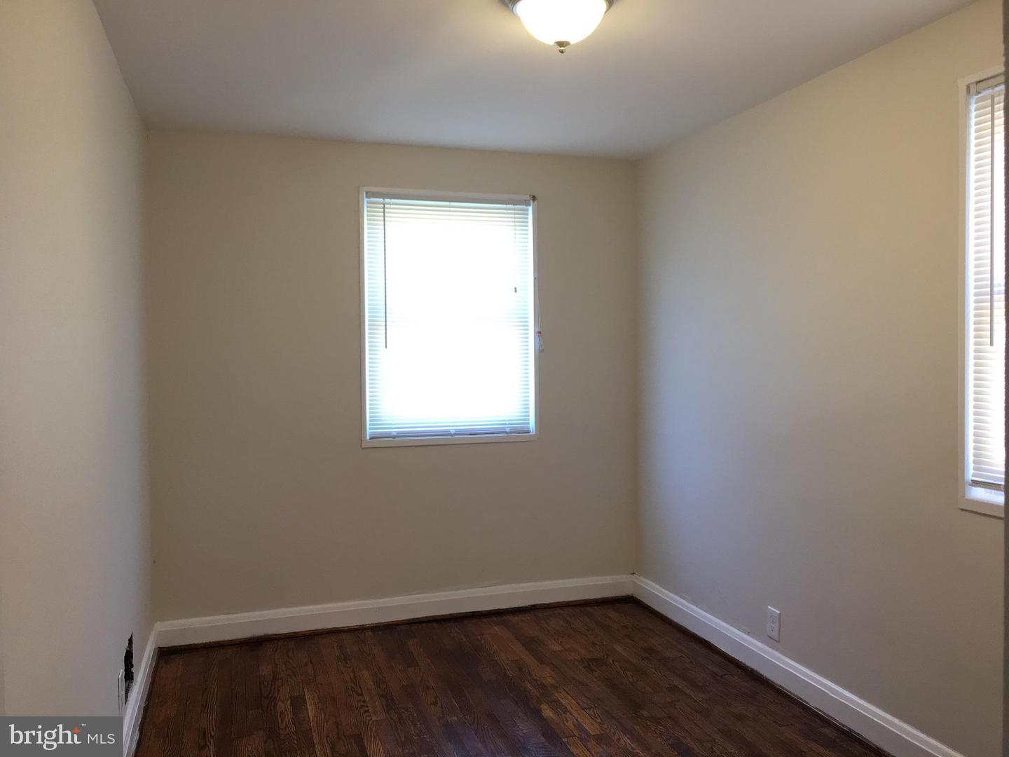 1216 N Augusta Ave Property Photo 6