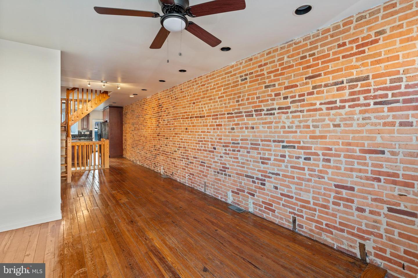 1407 Webster St Property Photo 13