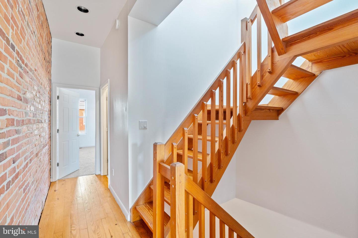 1407 Webster St Property Photo 14
