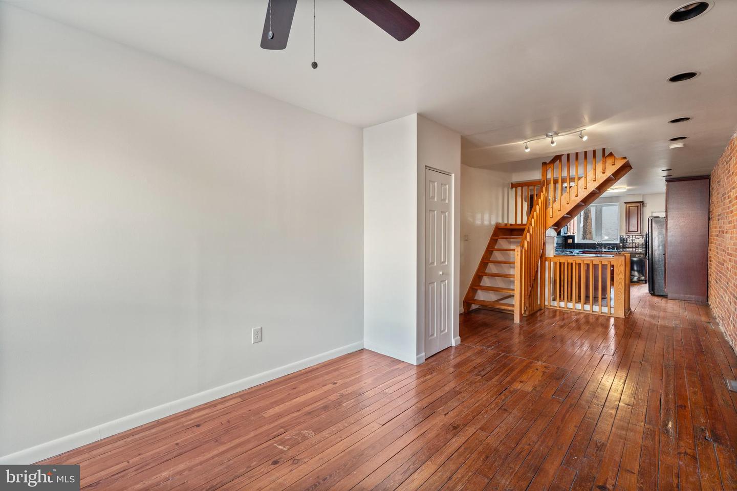 1407 Webster St Property Photo 16