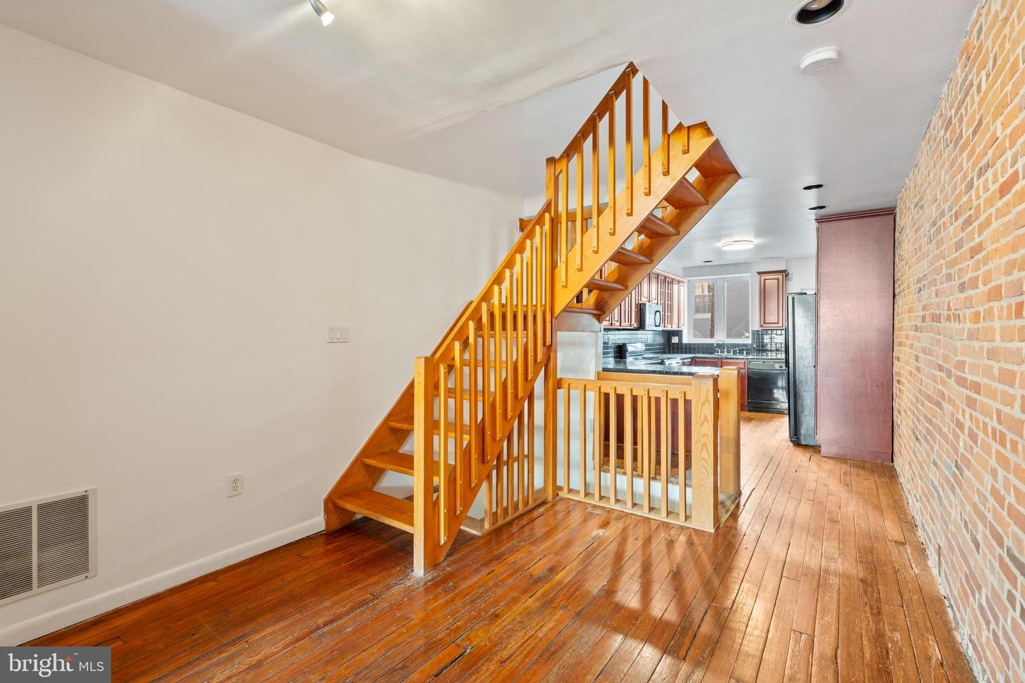 1407 Webster St Property Photo 17