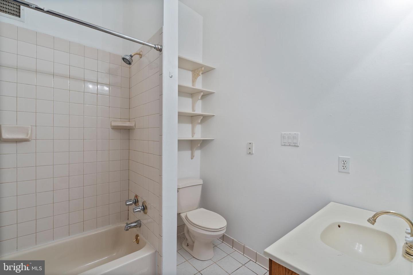 1407 Webster St Property Photo 24